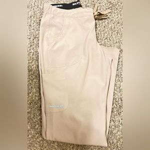 Skerchers scrub pants Khaki!